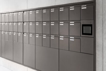 Briefkästen und Paketboxen, Briefkastenanlagen
